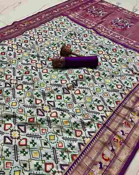 -473Wx593H-701225361-white-MODEL Women Zari Woven Saree with Contrast Border - Image 1